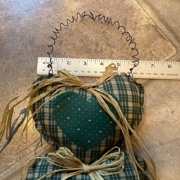 ❌SOLD * Primitive Country Green Tan Plaid Plush Heart Raffia Wall Decor - Picture 3 of 7